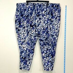ROMAN’S Purple & White Floral Print Plus Size Stretchy Pants. Size 4X (34/36)